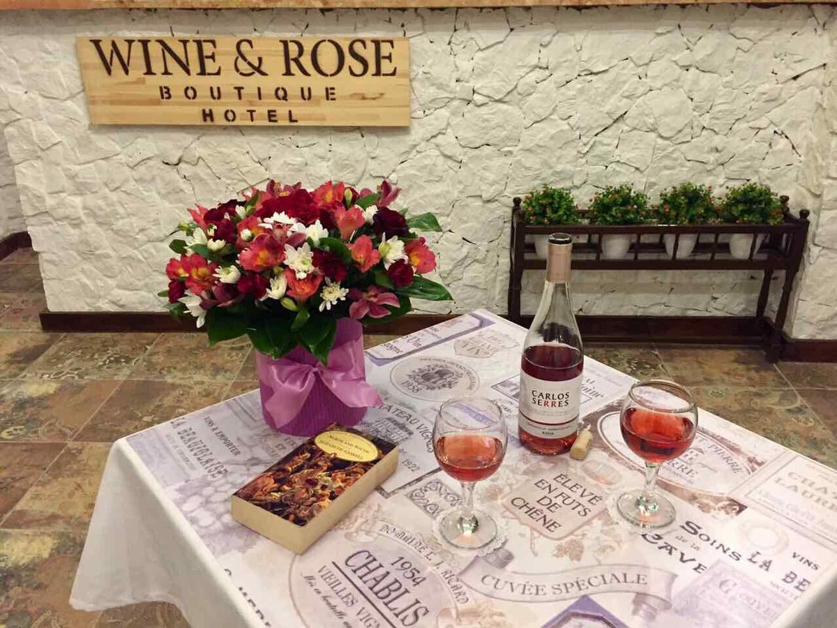 Wine & Rose Boutique Hotel Kharkov Ngoại thất bức ảnh
